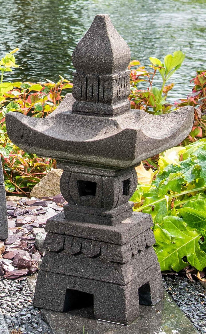 IDYL Lavastein-Skulptur Laterne Pagoda | Höhe 55 cm | Lava-Stein Laterne handgefertigt | Stilvolle G