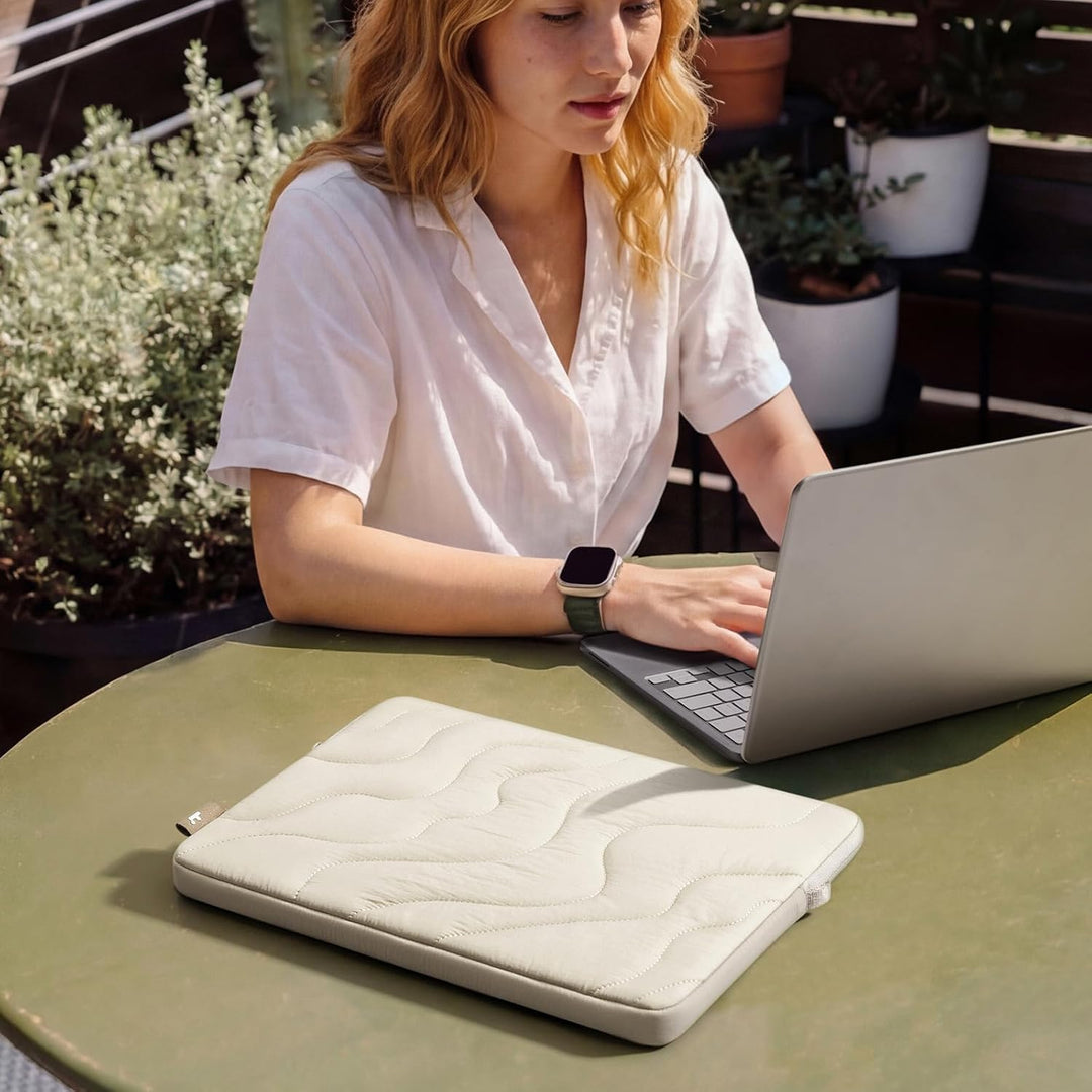 tomtoc 360° Gepolsterte MacBook Neo Tasche für 13 Zoll MacBook Neo A18 Pro | Gesteppte Hülle für 13