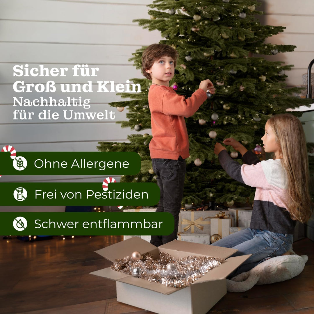 BoomDing Künstlicher Weihnachtsbaum mit Beleuchtung - extra naturgetreuer Tannenbaum (210 cm) inkl.