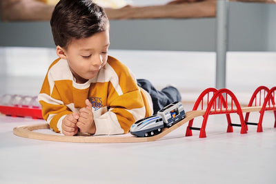 BRIO 36003 - Turbo-Zug - Batteriebetriebener Spielzeugzug für Kinder ab 3 Jahren