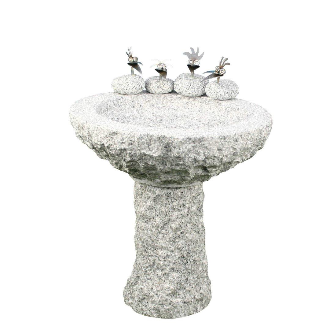 Gebrüder Lomprich Vogelbad aus Granit mit Fuss (4 Steinvögel am Rand sitzend), 4 Steinvögel am Rand