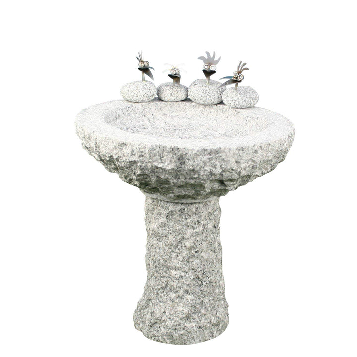 Gebrüder Lomprich Vogelbad aus Granit mit Fuss (4 Steinvögel am Rand sitzend), 4 Steinvögel am Rand
