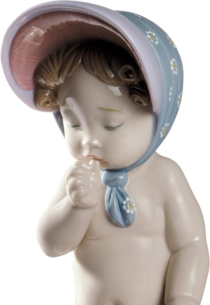 LLADRÓ Figur Mädchen Mit Mütze. Baby. Porzellan.