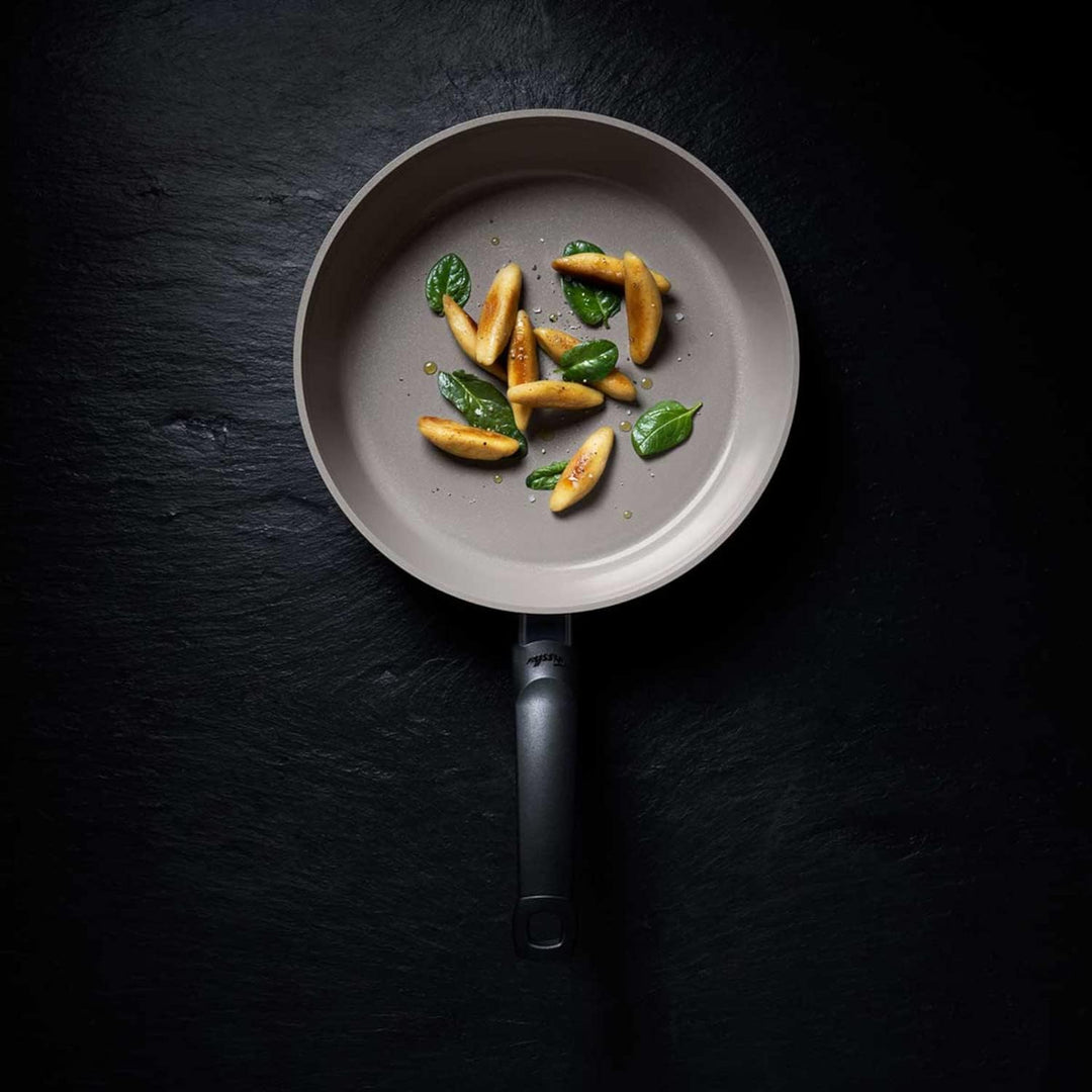 Fissler Ceratal Comfort / Aluminium-Pfanne frei von PFAS/PTFE, Keramik-beschichtet (Ø 20 cm) Ceramic