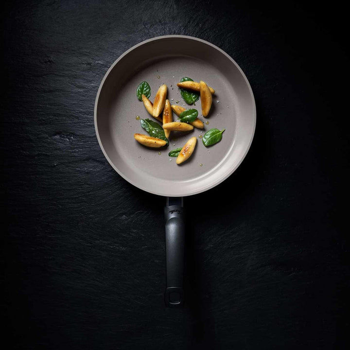 Fissler Ceratal Comfort / Aluminium-Pfanne frei von PFAS/PTFE, Keramik-beschichtet (Ø 20 cm) Ceramic