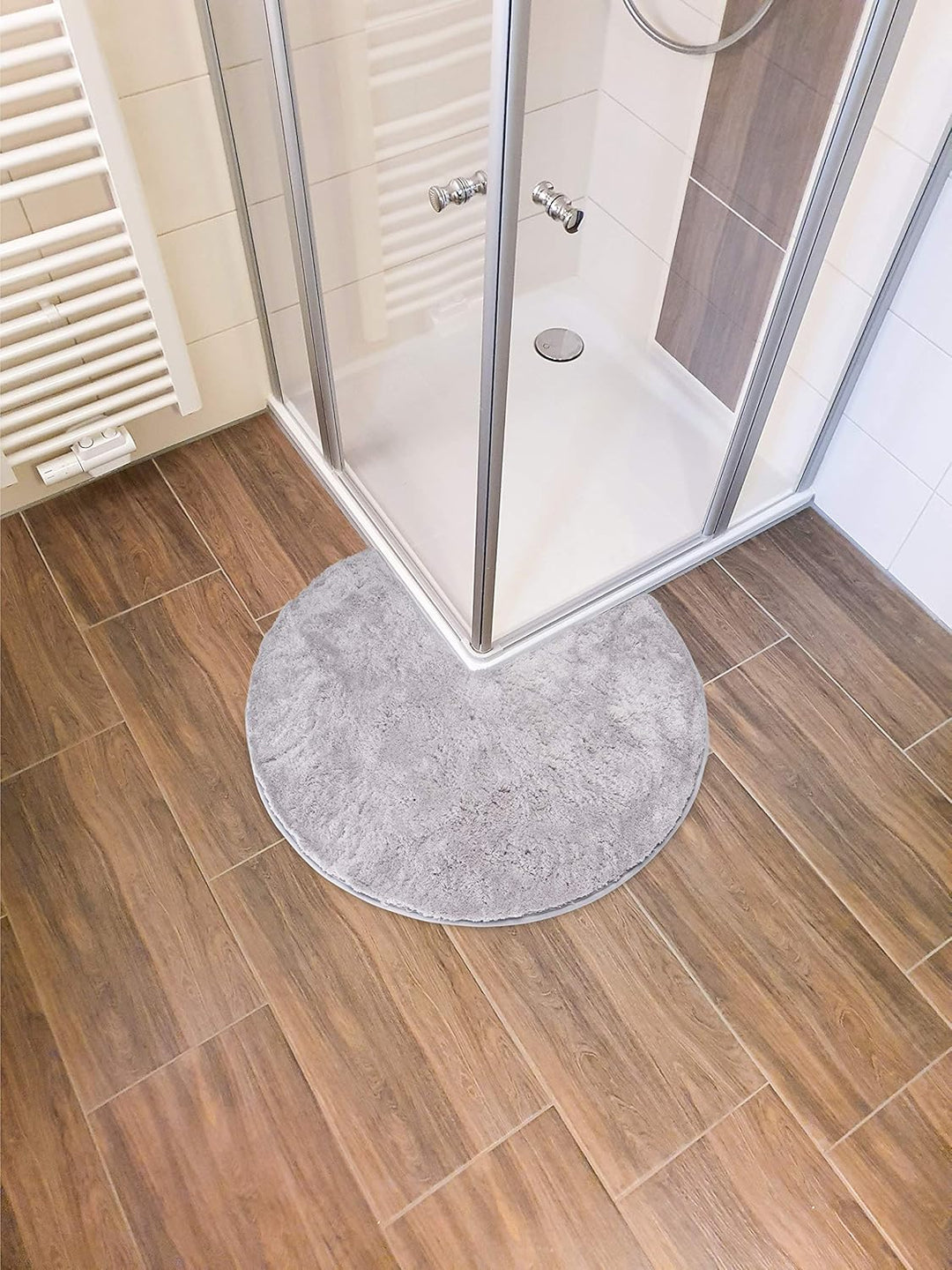 FLUFFY Badteppich für Eckduschen, Hochflor aus Mikrofaser, rutschfeste Unterseite (Rund | Innenmasse