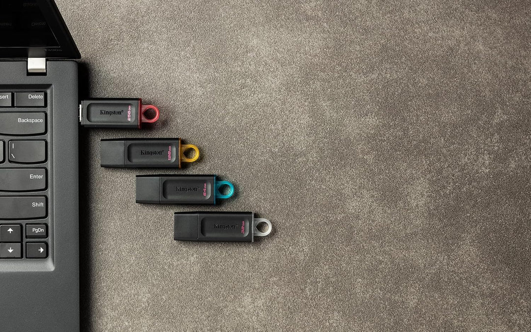 Kingston DataTraveler Exodia DTX/32GB USB-Stick 3.2 Gen 1 - mit Schutzkappe und Schlüsselring in meh
