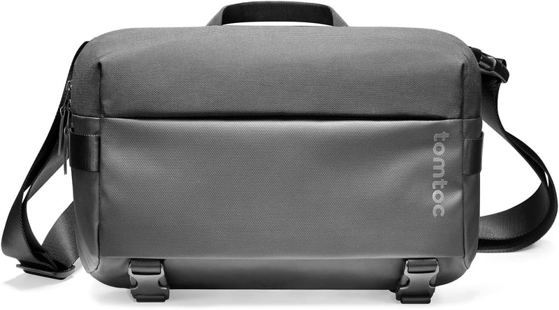 tomtoc Kompakt Sling Bag, 10L Umhängetasche Schultertasche für Herren und Damen, Wasserabweisend Lei