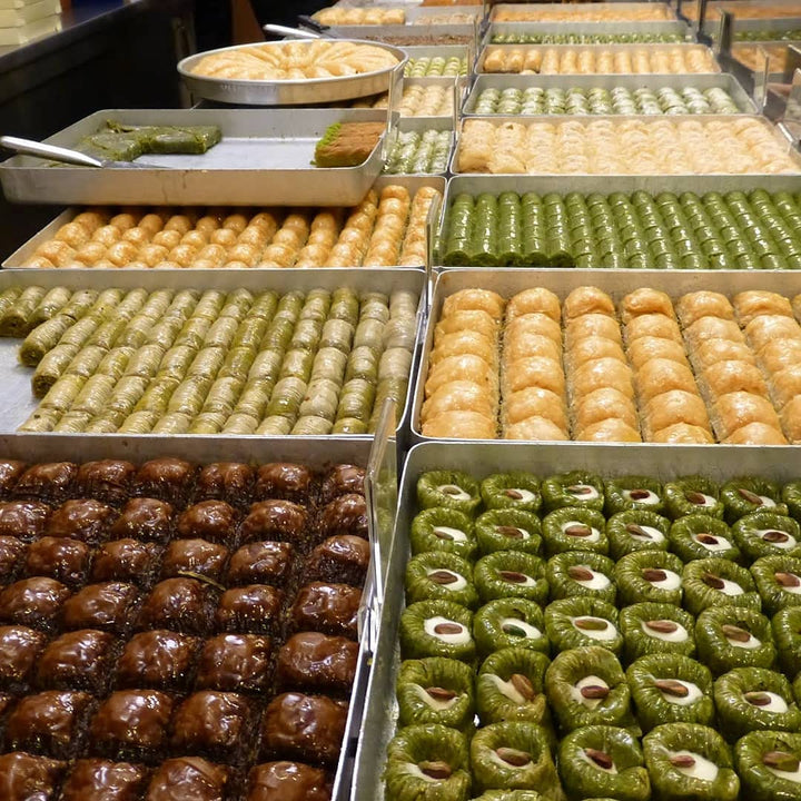Hafiz Mustafa 1864 Istanbul Baklava Gebäckdose – Gebackene Baklava Dessertsnacks aus frischen Phyllo
