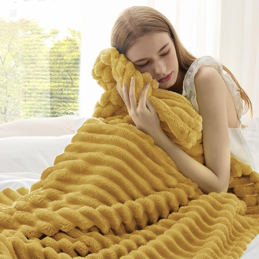 BEDSURE Kuscheldecke für Zimmer Deko - Wolldecke & Fleecedecke, Sofadecke, Weiche Warme Grobe Kordde