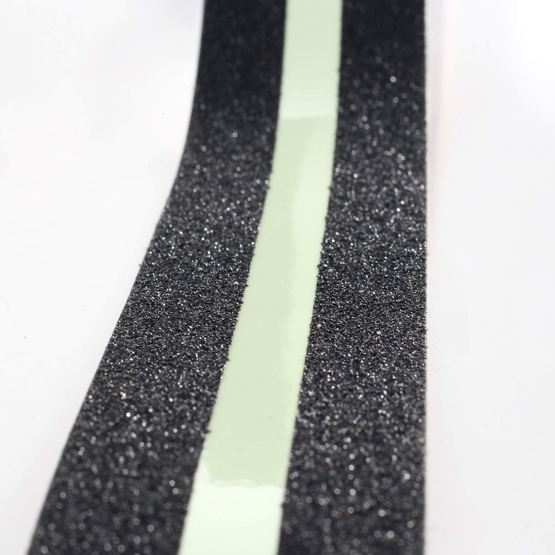 [20 Meter x 5cm] Rutschfestes Leuchtband Extra Stark Selbstklebend, Glow in Dark, Verbessert Grip, A
