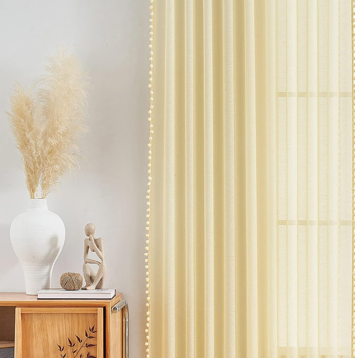 Treatmentex Boho-Gardinen aus transparentem Voile, mit Pompons und Quasten verziert, Ösenvorhang f
