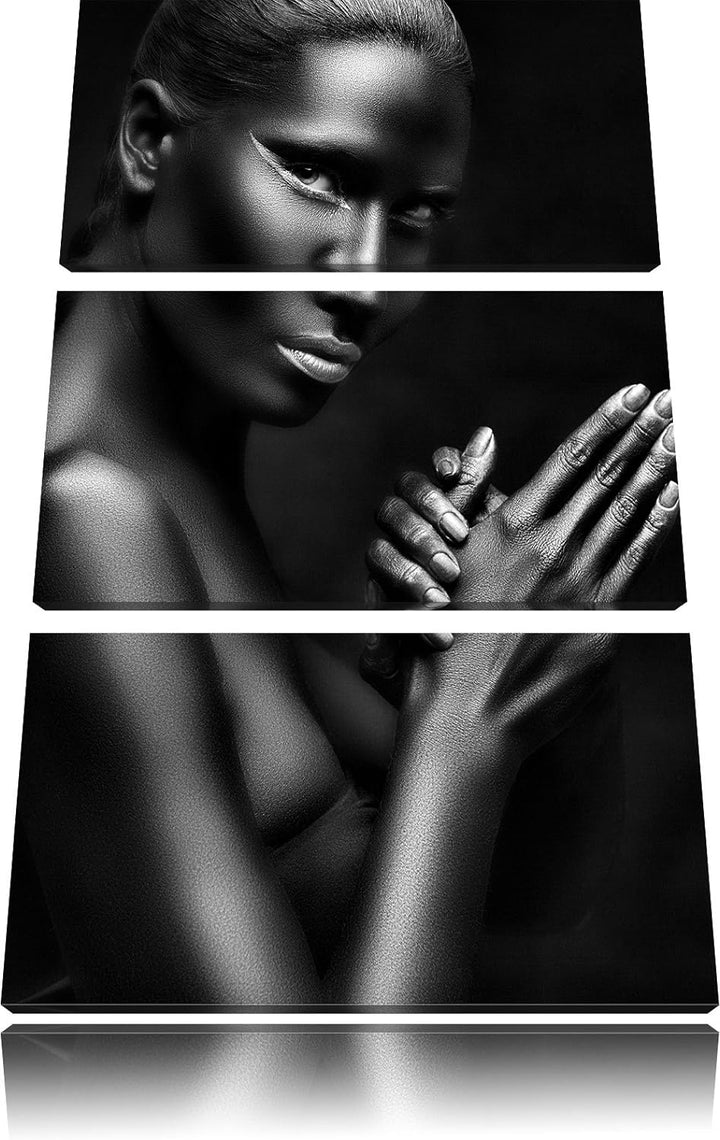 Pixxprint Monocrome, Dark Frau mit goldenen Fingerspitzen und Lippen 3-Teiler Leinwandbild 120x80 Bi