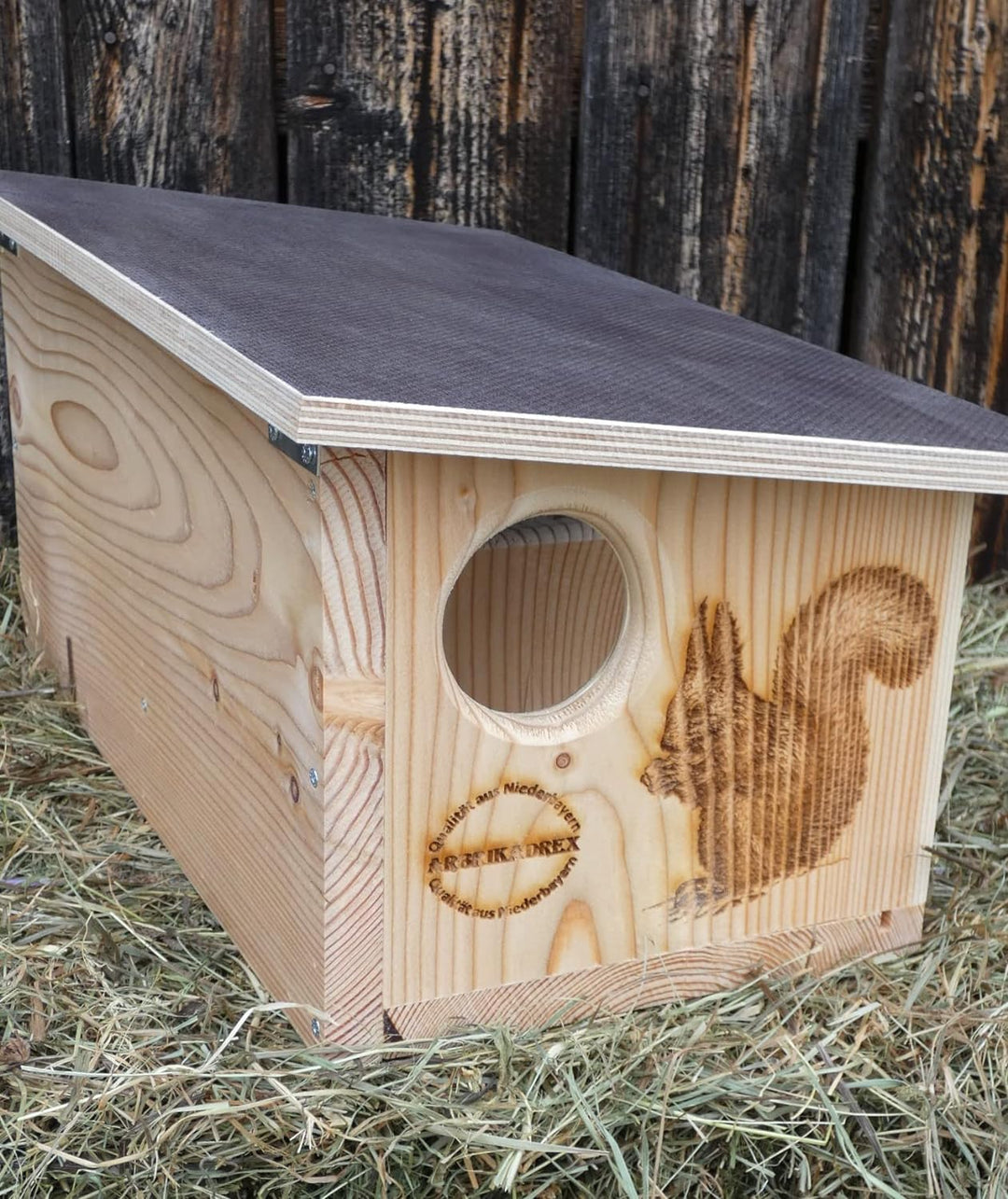 XXXL Eichhörnchen Futterhaus aus hochwertigem Lärchenholz, deutsches Qualitätsprodukt, von Hand gefe