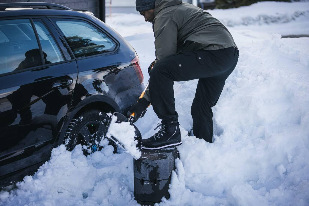 Fiskars Auto-Schneeschaufel, X-series, Länge: 98 cm, Aluminium/Polymer, Schwarz/Orange/Grau, 1057393