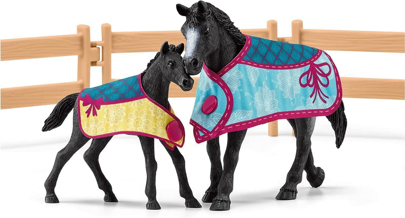 schleich 42611 Pferdebox mit Stute und Fohlen , für Kinder ab 5-12 Jahren, HORSE CLUB - Spielset