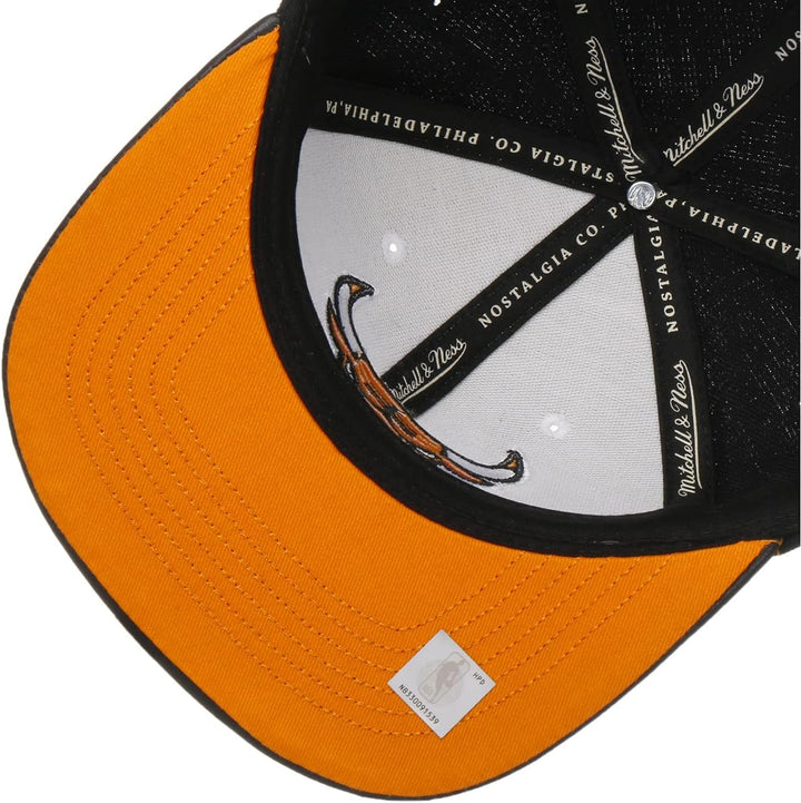 Mitchell & Ness Day One Snap Bulls Cap Basecap Baseballcap Flat Brim NBA Chicago (One Size - weiss-o