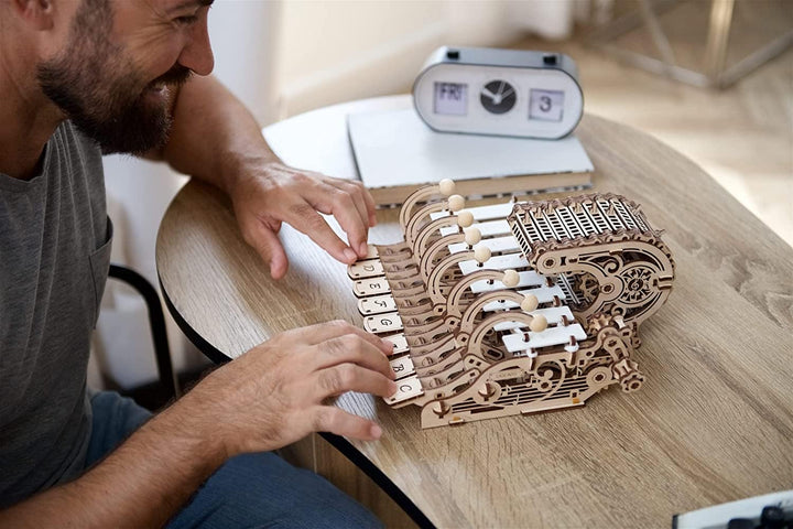 UGEARS Mechanisches Celesta 3D Puzzle - Multifunktionales Musikinstrument mit Klavier, Spieluhr und