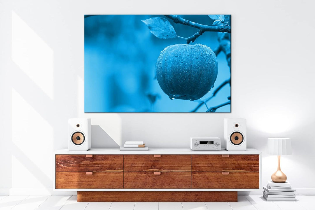 deyoli feuchter Apfel am Baum Format 100x70 Effekt: Monocrome Blau als Leinwandbild, Motiv fertig ge