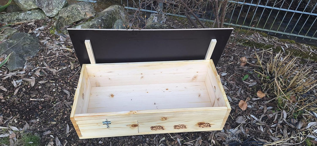 Premium Schildkrötenhaus (SH9) aus 20mm Vollholz - Wetterfest mit Boden und Tür inc. verstellbare Be