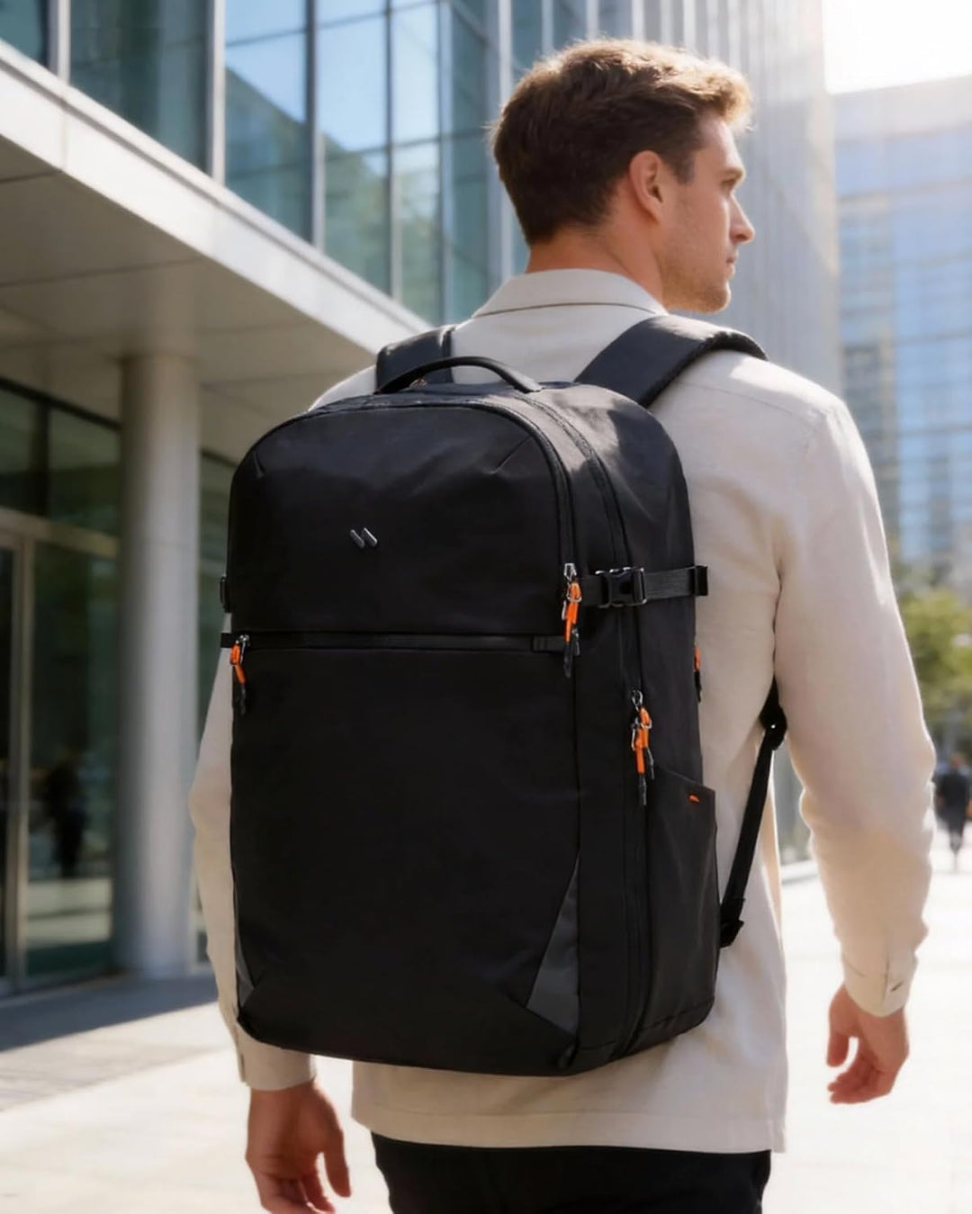Inateck Leichter Reiserucksack 38.5-46L, Erweiterbarer Handgepäck Rucksack | Spritzwassergeschützt T