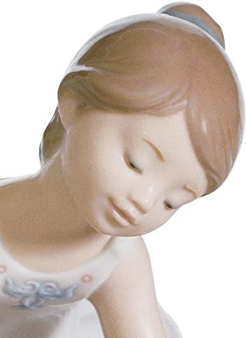 LLADRÓ Mädchen-Figur Kleine Ballerina I. Ballerina. Porzellan.