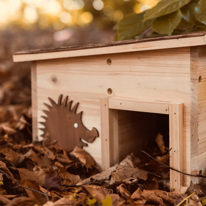 Igelhaus Bausatz mit Boden aus Holz Höhe 22 cm - Igelhotel mit Labyrintheingang – Igelfutter Haus Ig