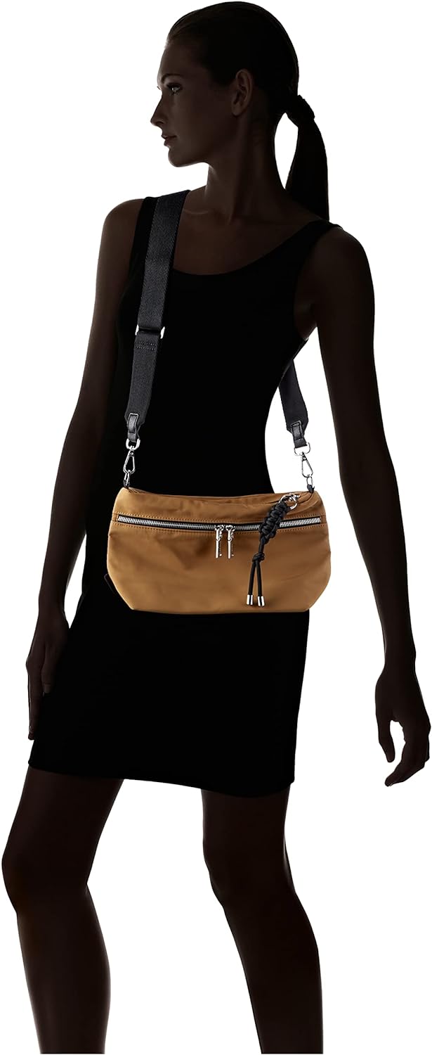 s.Oliver Damen 201.10.110.25.300.2107303 Schultertasche 8469, 8469