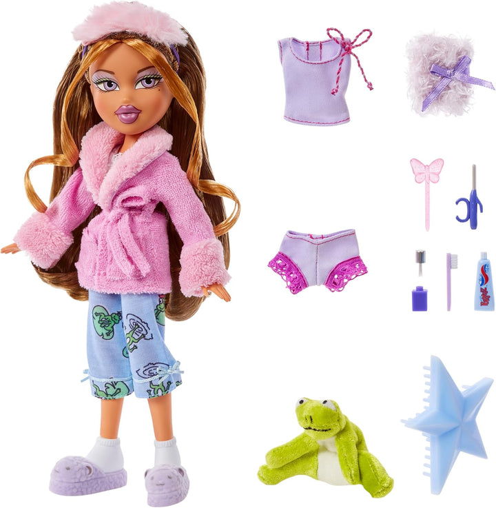 Bratz Slumber Party - Yasmin Modepuppe - Mit 2 Pyjama-Garnituren, Plüschtier und Accessoires - Für K