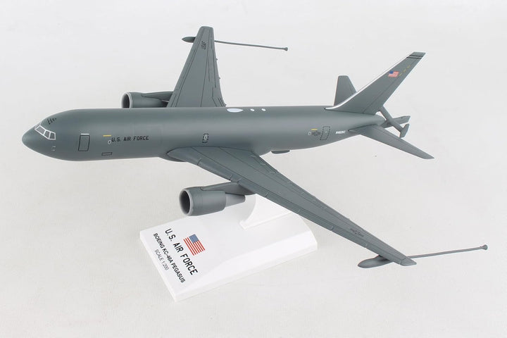 Daron SkyMarks KC-46A Massstab 1/200, Grau