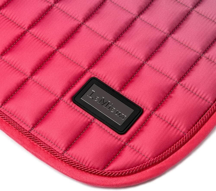 LeMieux Prosport Suede Dressage Square Dressurschabracke L Wassermelonen-Spektrum, quadratisch, L Wa
