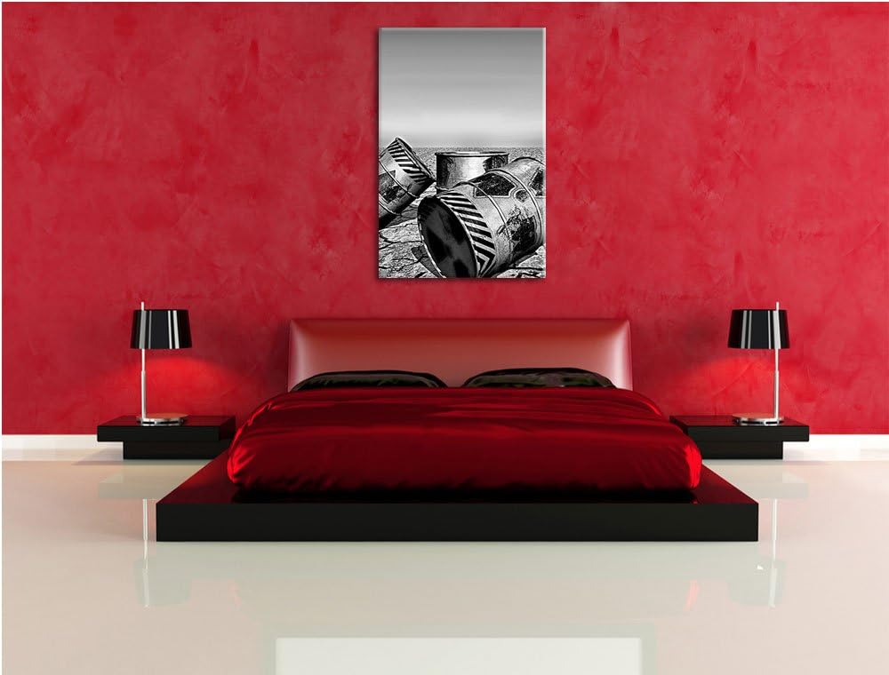 Pixxprint Monocrome, Atommüllfässer in ausgetrockneter Wüste, Format: 100x70 auf Leinwand, riesige B