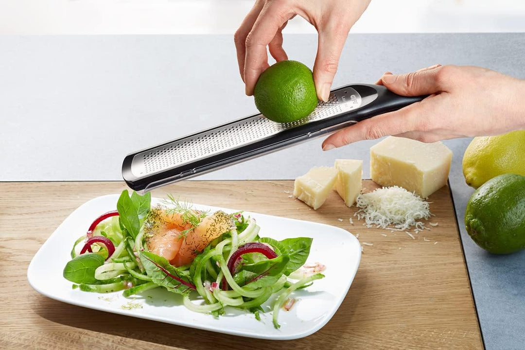 GEFU Feinreibe RAFINO mit LASER CUT Klingen | Reibe für Parmesan, Zitrone, Ingwer, Schokolade | Auff