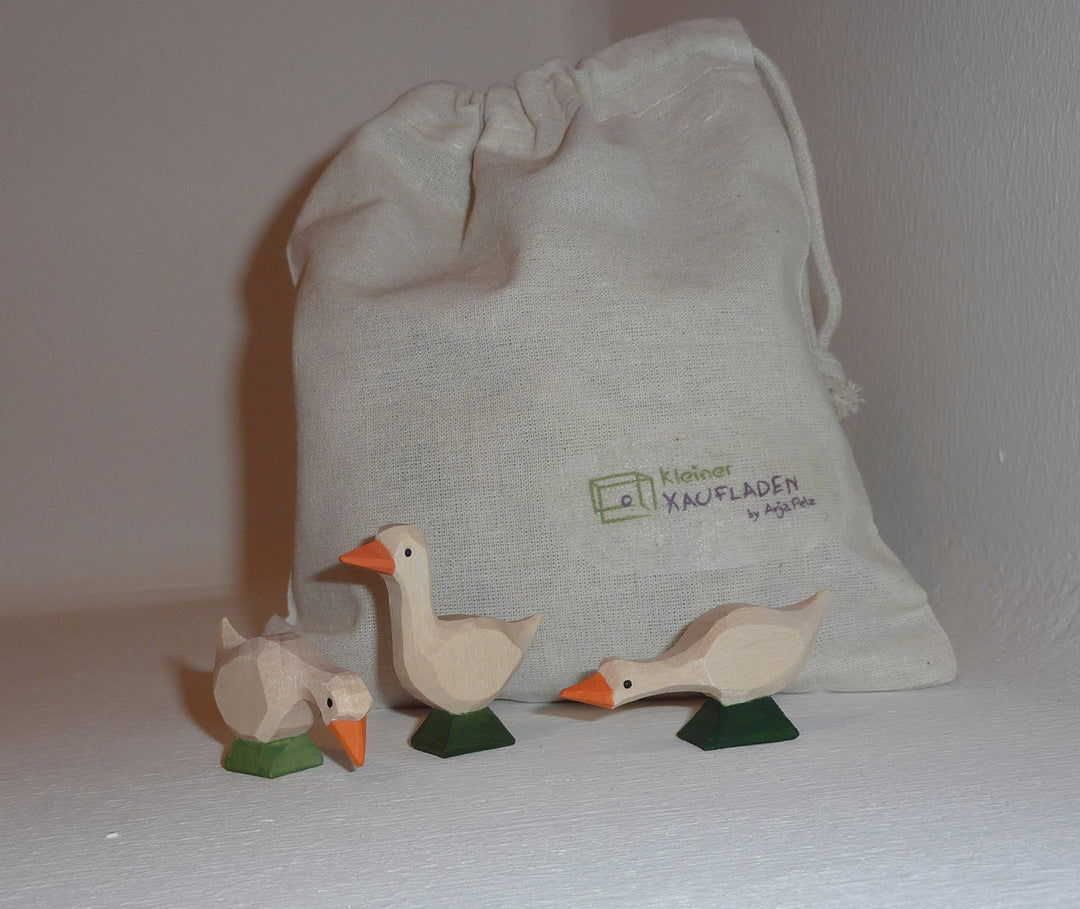 Lotte Sievers-Hahn Gans / Gänse Gruppe mit Baumwollbeutel Krippenfigur