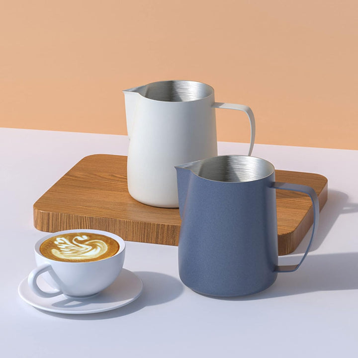 Milchaufschäumbecher aus Edelstahl, 700 Ml, Langlebiger Dampfkrug für Latte-Art-Enthusiasten (Edelst