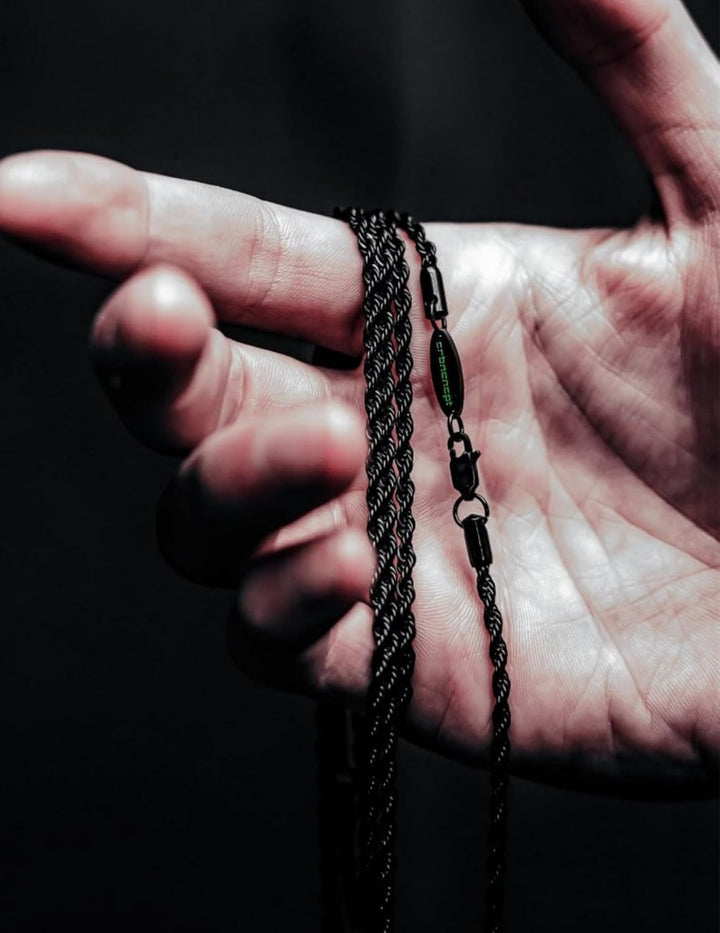 CRBNCNCPT® Kette mit Carbon Fiber Dog Tag Anhänger | Schwarze Edelstahlkette | Rope Chain | Edle Män