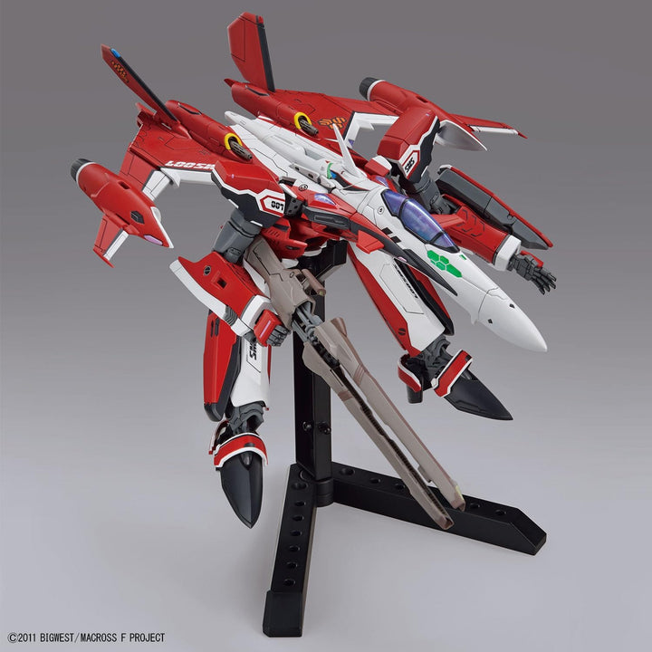 BANDAI MODEL KIT Macross – HG 1/100 YF-29 Durandal Valkyrie (Alto Saotome) – Modellbausatz