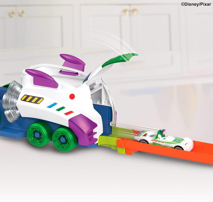 Hot Wheels Spielzeugauto, Disney Pixar Hi-Tech Buzz Lightyear Starter und Transporter mit Die-Cast S