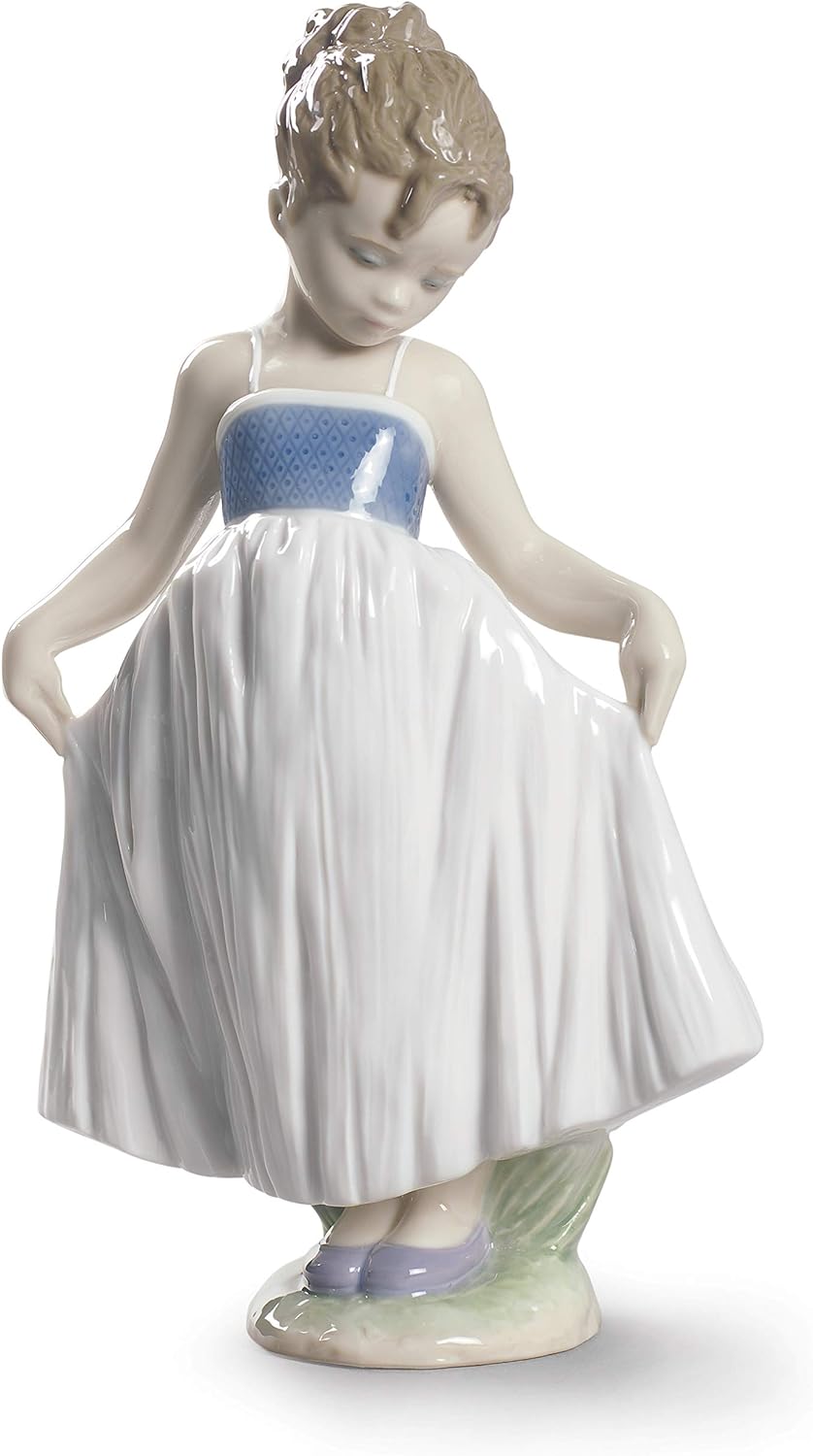 LLADRÓ Mädchen-Figur Schau Mal, Mein Kleid!. Mädchen. Porzellan.