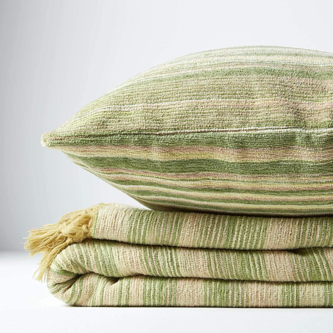 Homescapes Chenille-Tagesdecke, grün/olivgrün, Wohndecke 150 x 200 cm, Sofaüberwurf/Plaid aus 100% B