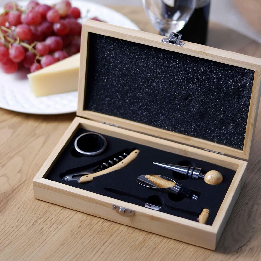 LAUBLUST Weinöffner Set Personalisiert mit Name & Alter - 5er Weinzubehörset als Geschenk zum Geburt