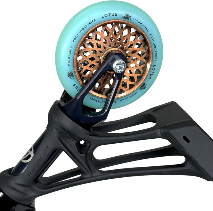 Root Industries Lotus Stunt-Scooter Rolle 110mm + Fantic26 Sticker (Kupfer/Pu Isotope) Kupfer/Pu Pin