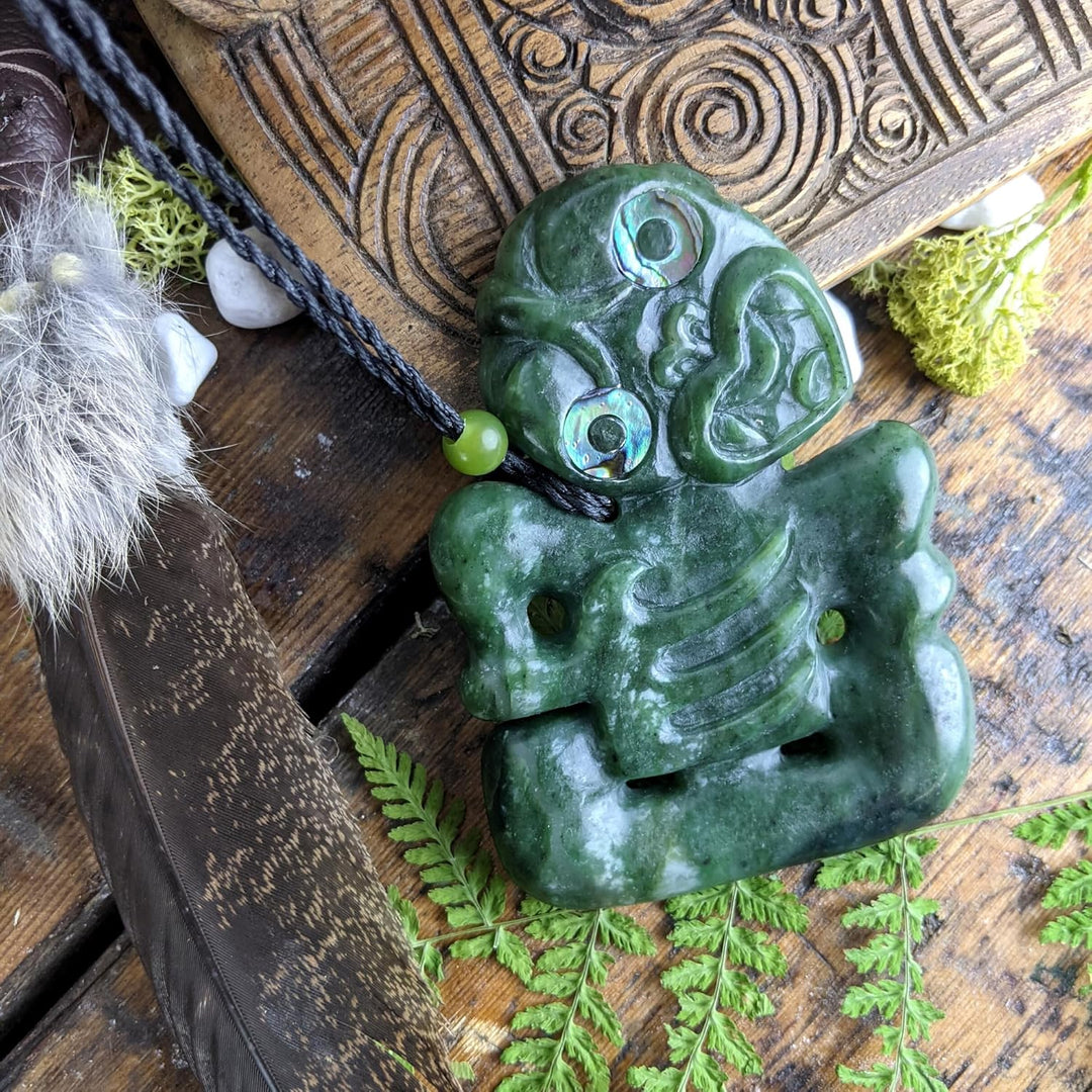 81stgeneration Anhänger Halskette Abalone HEI Tiki Skulptur Geschnitzte Nephrit-Jade für Herren