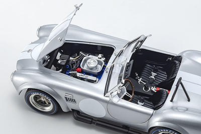 Kyosho KY8047S Shelby Cobra Modellauto, Silber