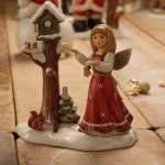 Goebel Weihnachtsdekoration Engelsfigur aus Porzellan hergestellt, Masse: 19.5 cm x 18 cm x 10 cm, 6