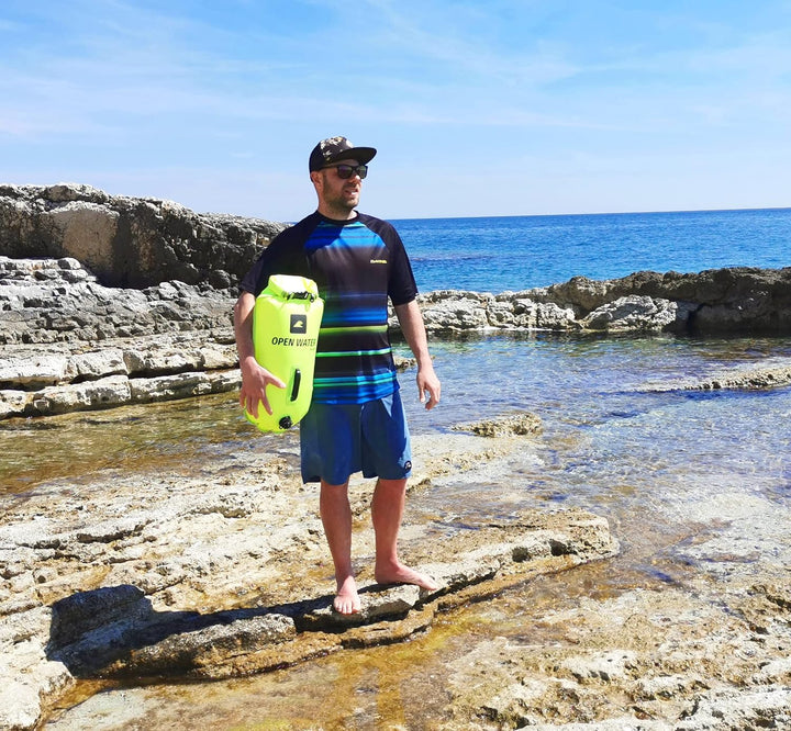 OPENWATER aufblasbare Schwimmboje XL — grosse Sicherungsboje mit Tasche für Dinge 28L Neongrün