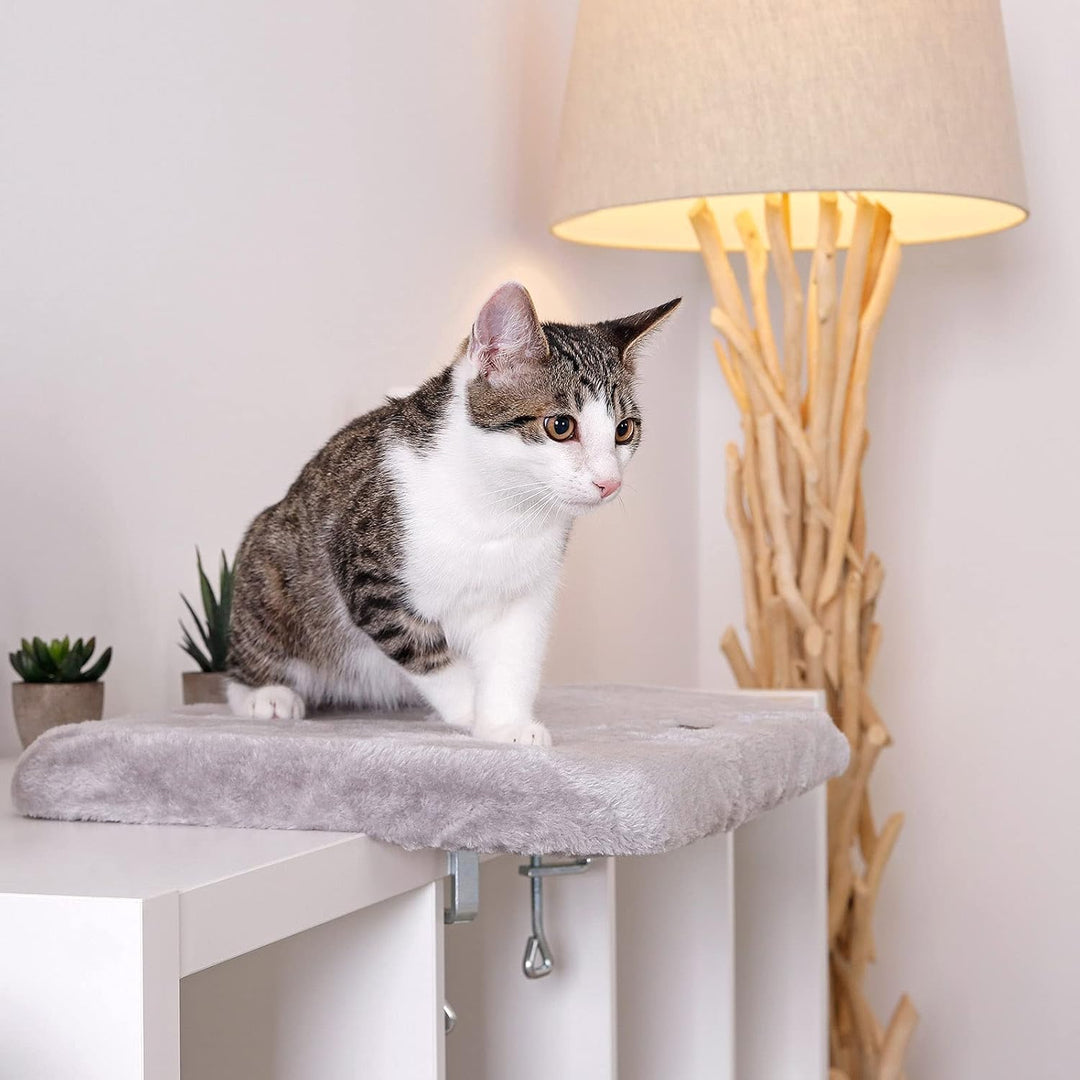 lionto Fensterliege für Katzen gepolstert aus Plüsch, 35x50 cm, Katzenbett für Fensterbänke, Montage