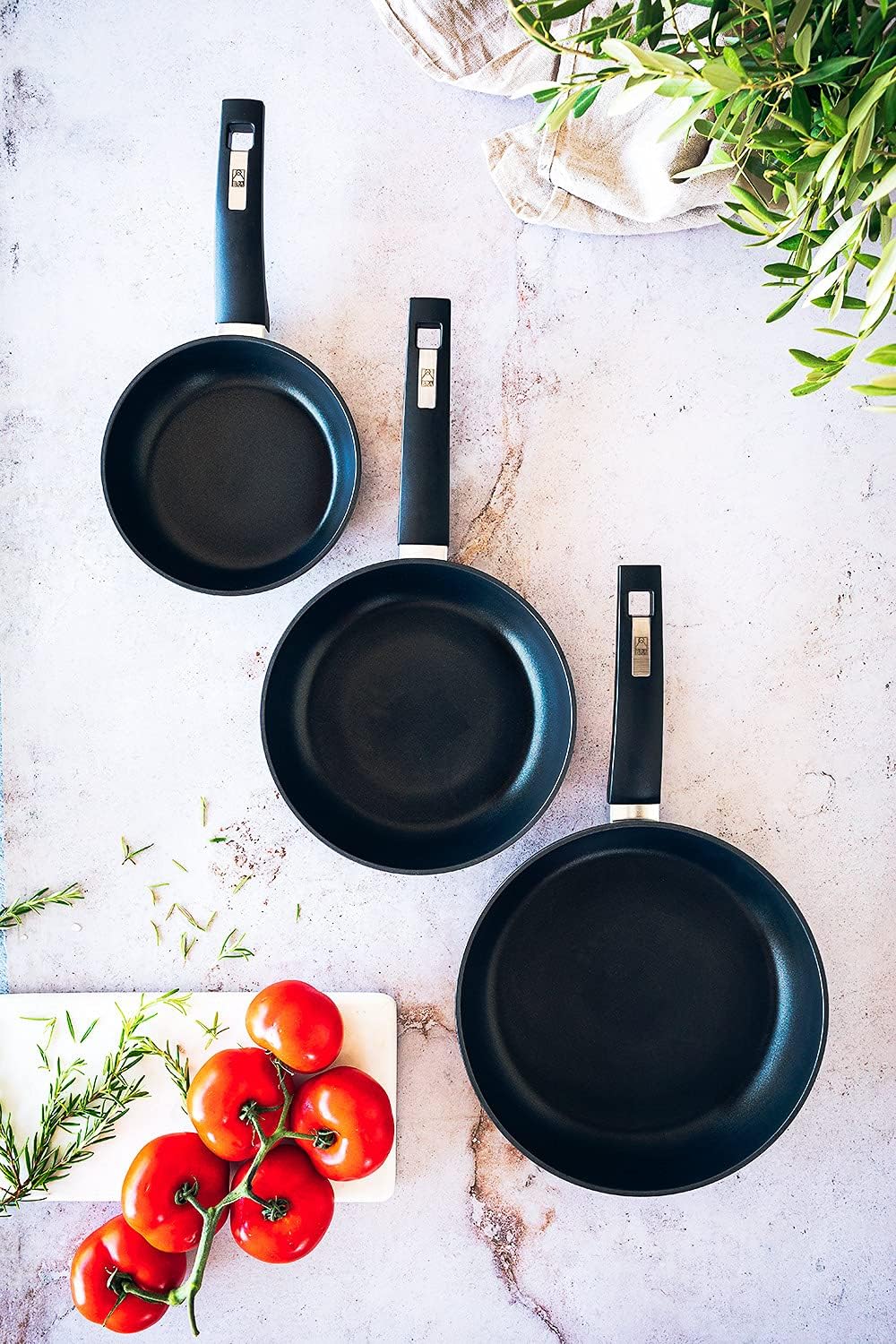 BRA Design | Set mit 3 Bratpfannen aus geschmiedetem Aluminium mit Antihaftbeschichtung, 18|22|26 cm