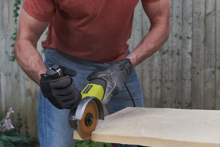 RYOBI 600W Elektro-Winkelschleifer RAG600-115G (Anti-Vibrations-Grifffläche, Spindelarretierung für