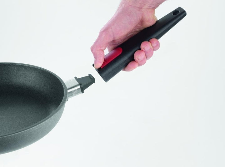Woll Nowo Titanium Gusstopf mit hoher Rand, mit abnehmbarem Stiel, Verschiedene Modelle 24cmxinklusi